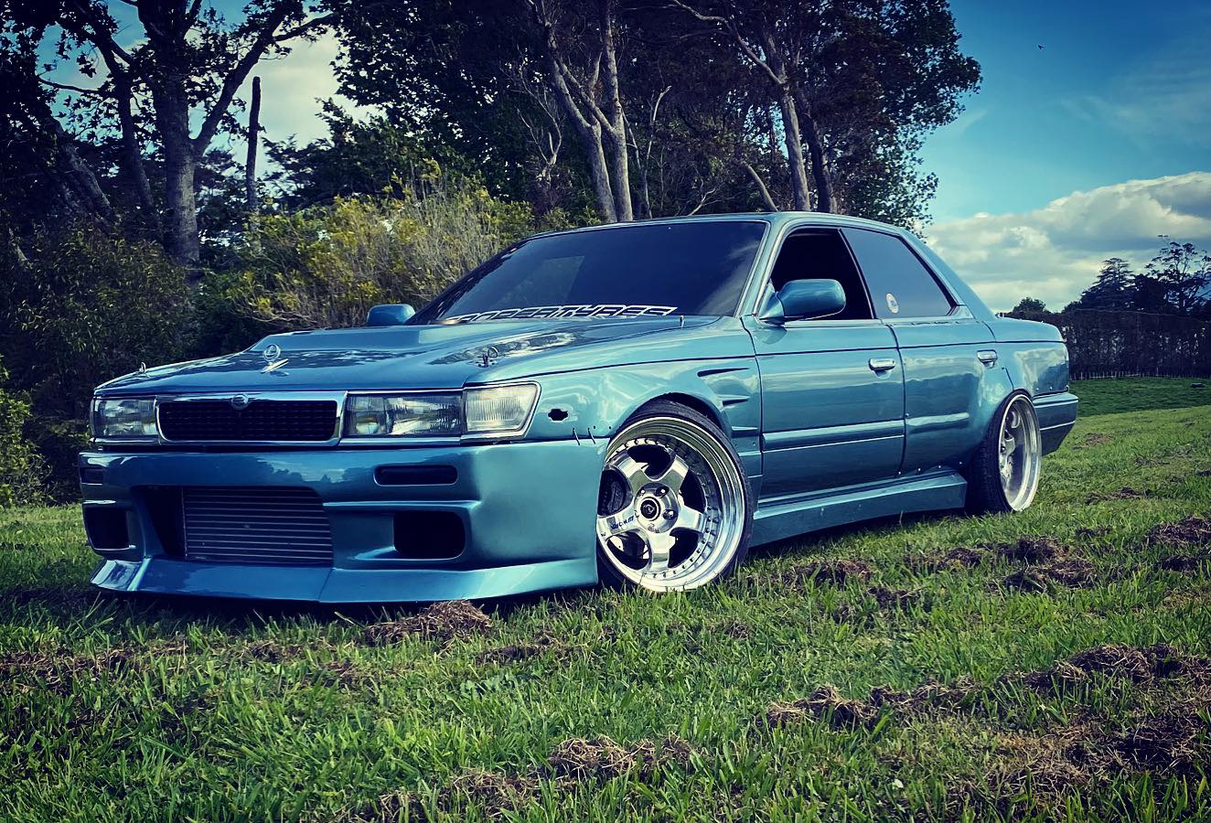C33 Bonnet